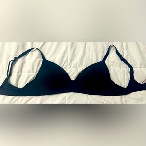 VS Seamless Bra- 36 C